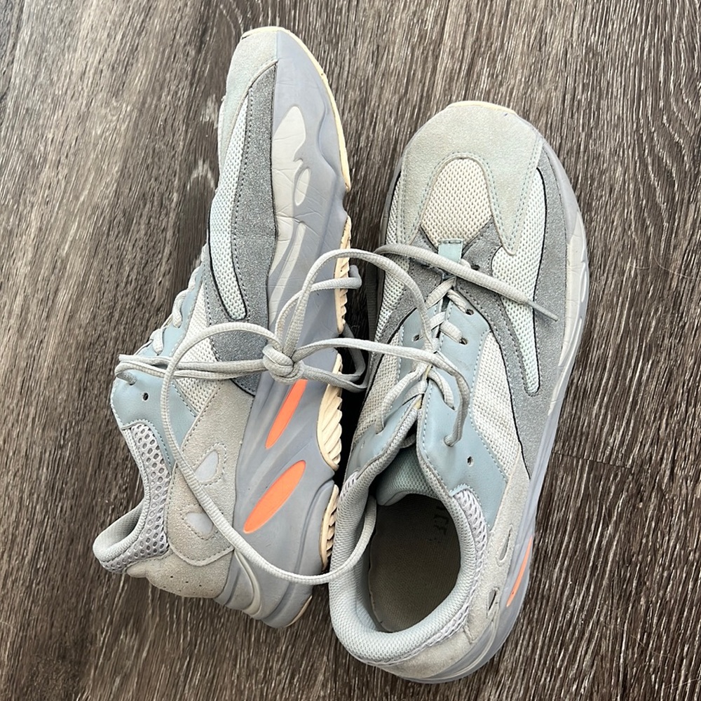 Yeezy Wave Runner - (Un-Authenticated!) - mens 11.5
